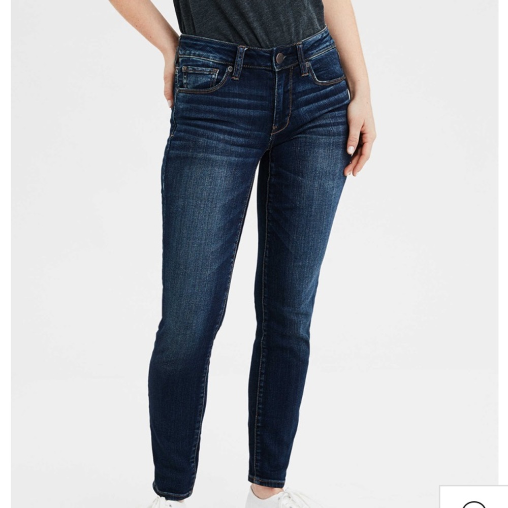 AMERICAN EAGLE SUPER SKINNY JEANS